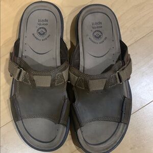 Earth Spirit Men's Tan Slide Sandals
Size 11 USA. 441/2 EUR
